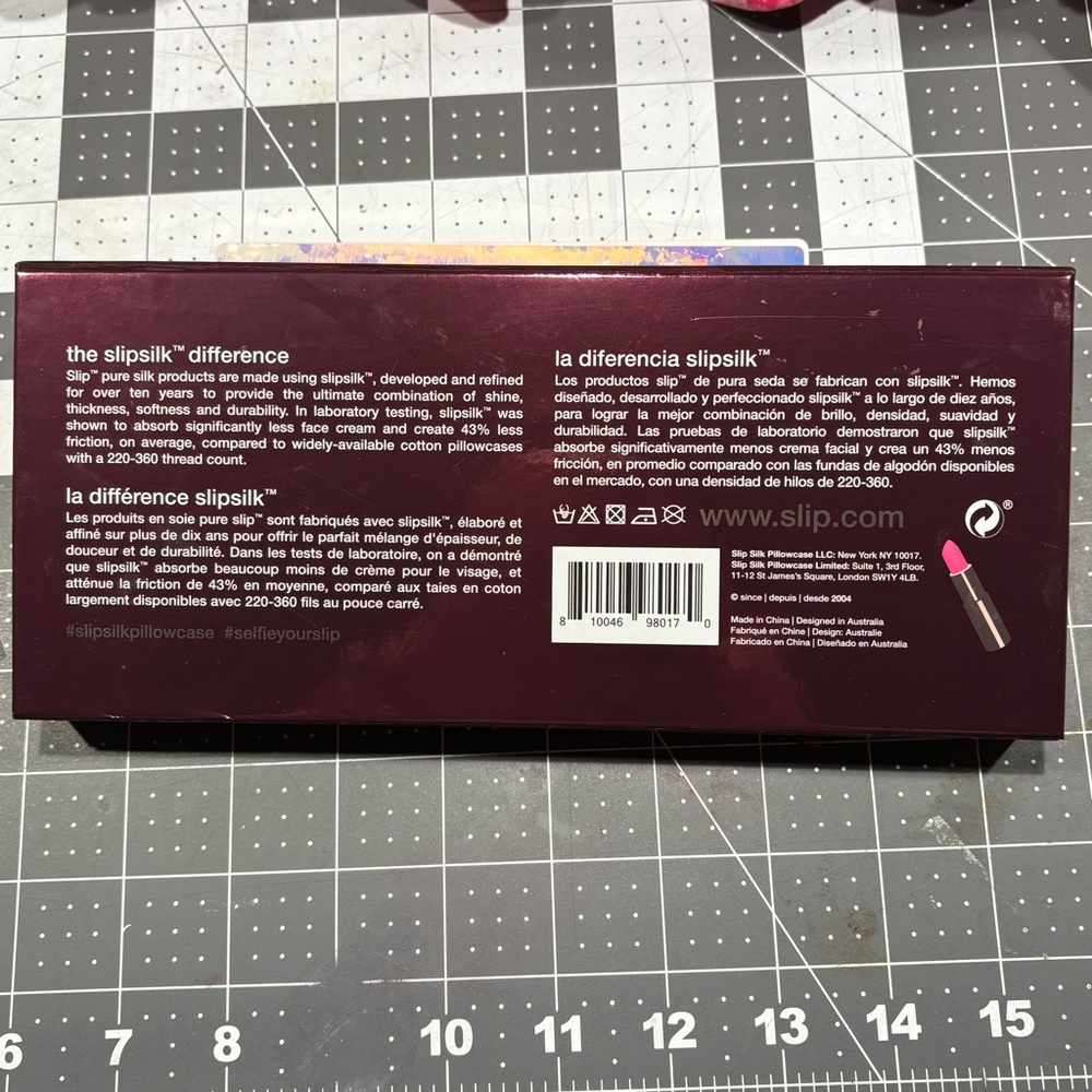 Slip Pure Silk Sleep Mask Burgandy Red Embroidered Lipstick Design NWT New - Picture 4 of 4